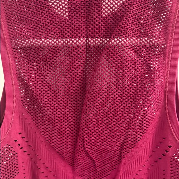Athleta Oxygen Laser Cut Tank in Mulberry Size XS - Picture 12 of 15